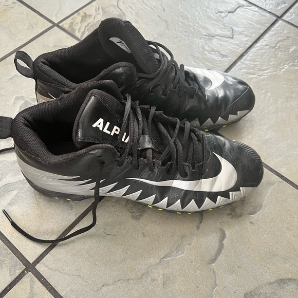 Nike Aloha menace shark football cleats - Picture 3 of 5